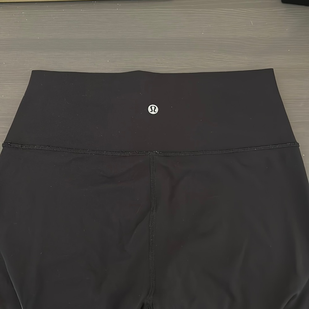 Lululemon Wunder Under High-Rise Tight 25” - size 6
